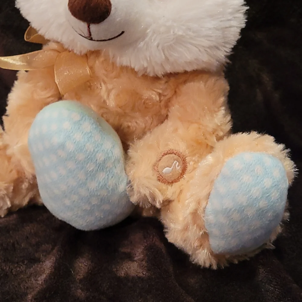 Singing Easter Bunny Excellent condition WORKS GREAT